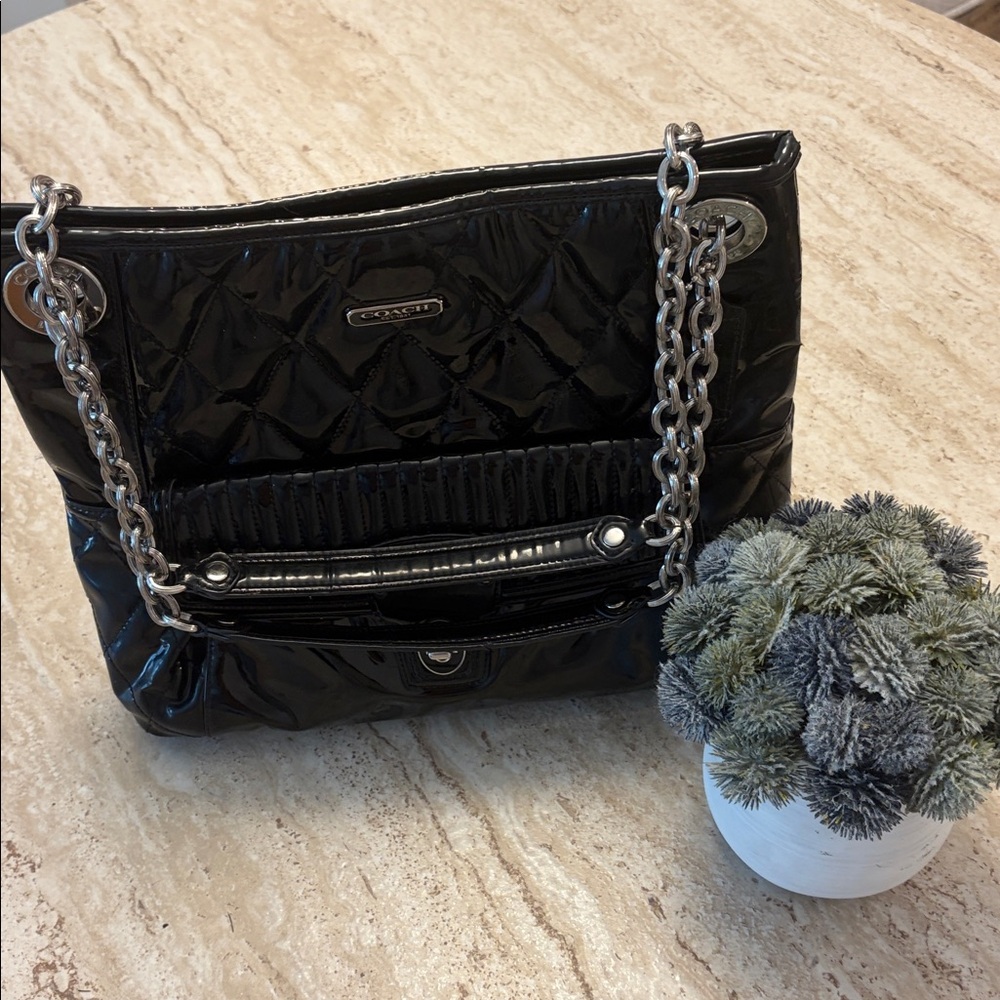 Beautiful Coach Poppy Black Quilted Patent Leather Shoulder Bag